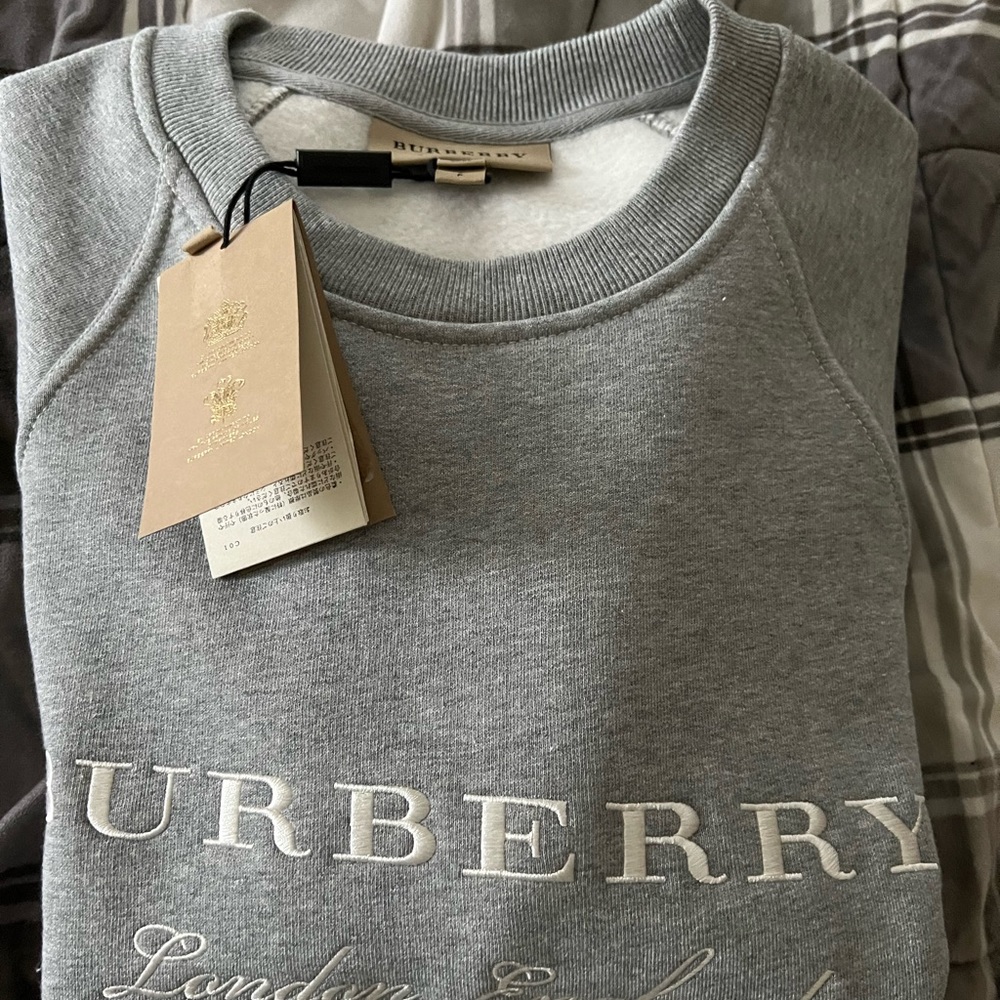 Burberry sweater